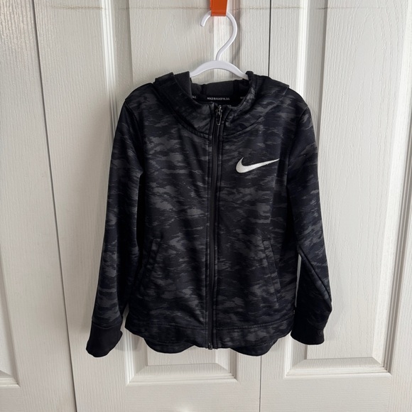 Nike basketball dri fit camo zip jacket size 6-7 years - Picture 1 of 7
